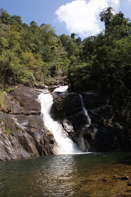 Kombaikaniwaterfalls